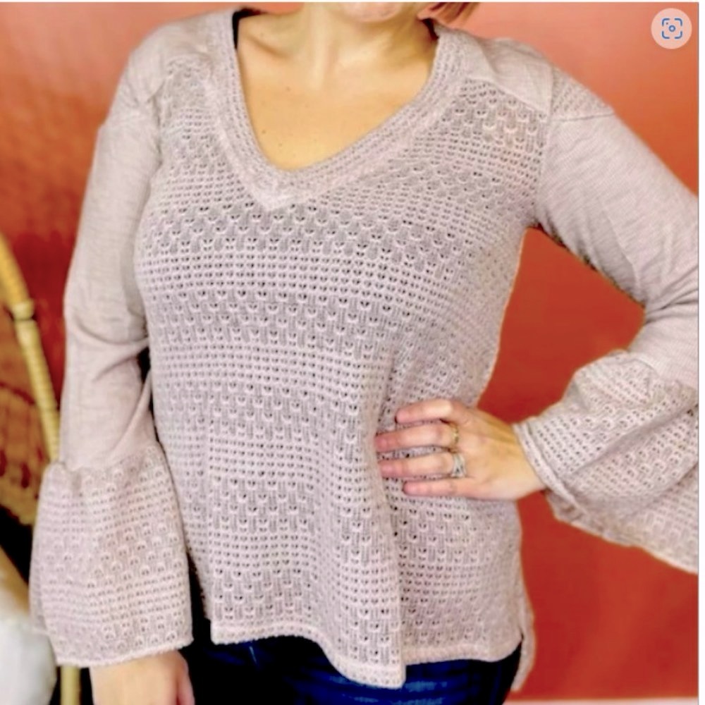 POL V-Neck Bell Sleeve Knit Sweater Small